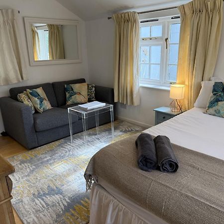 Private Entry Guesthouse Hideaway Hordle ภายนอก รูปภาพ