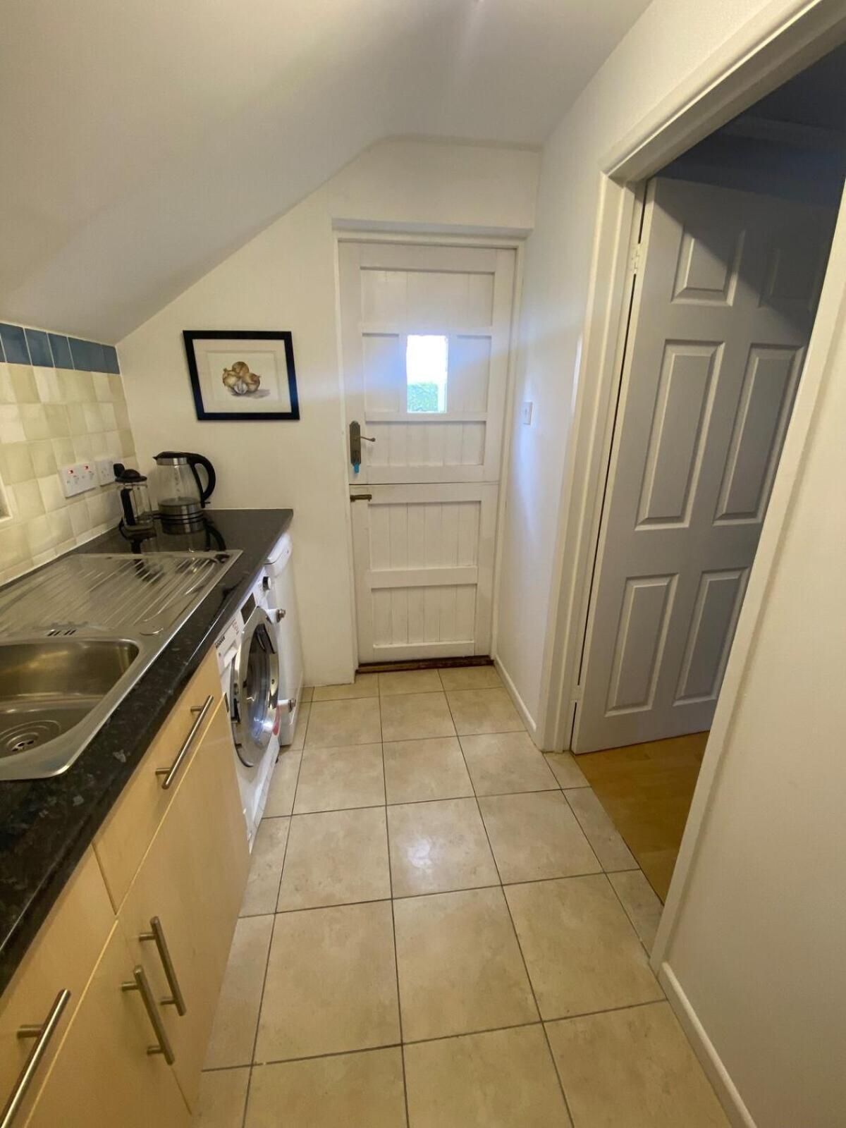 Private Entry Guesthouse Hideaway Hordle ภายนอก รูปภาพ
