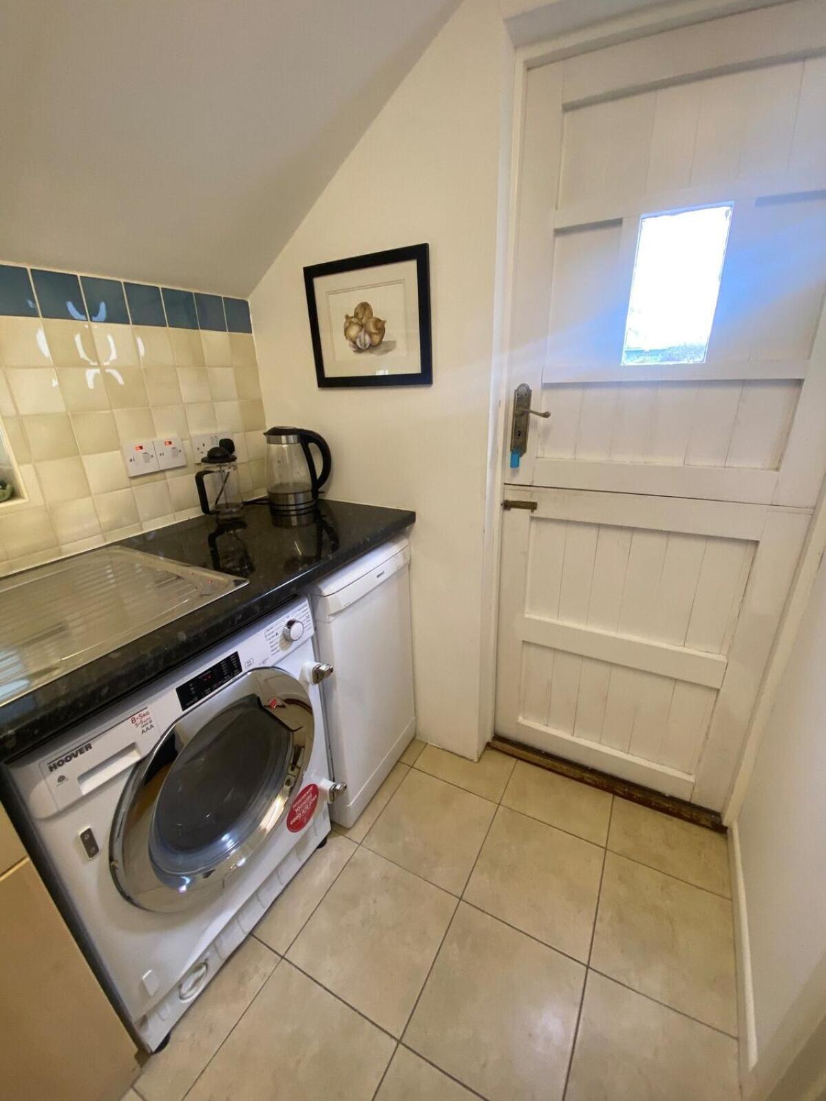Private Entry Guesthouse Hideaway Hordle ภายนอก รูปภาพ