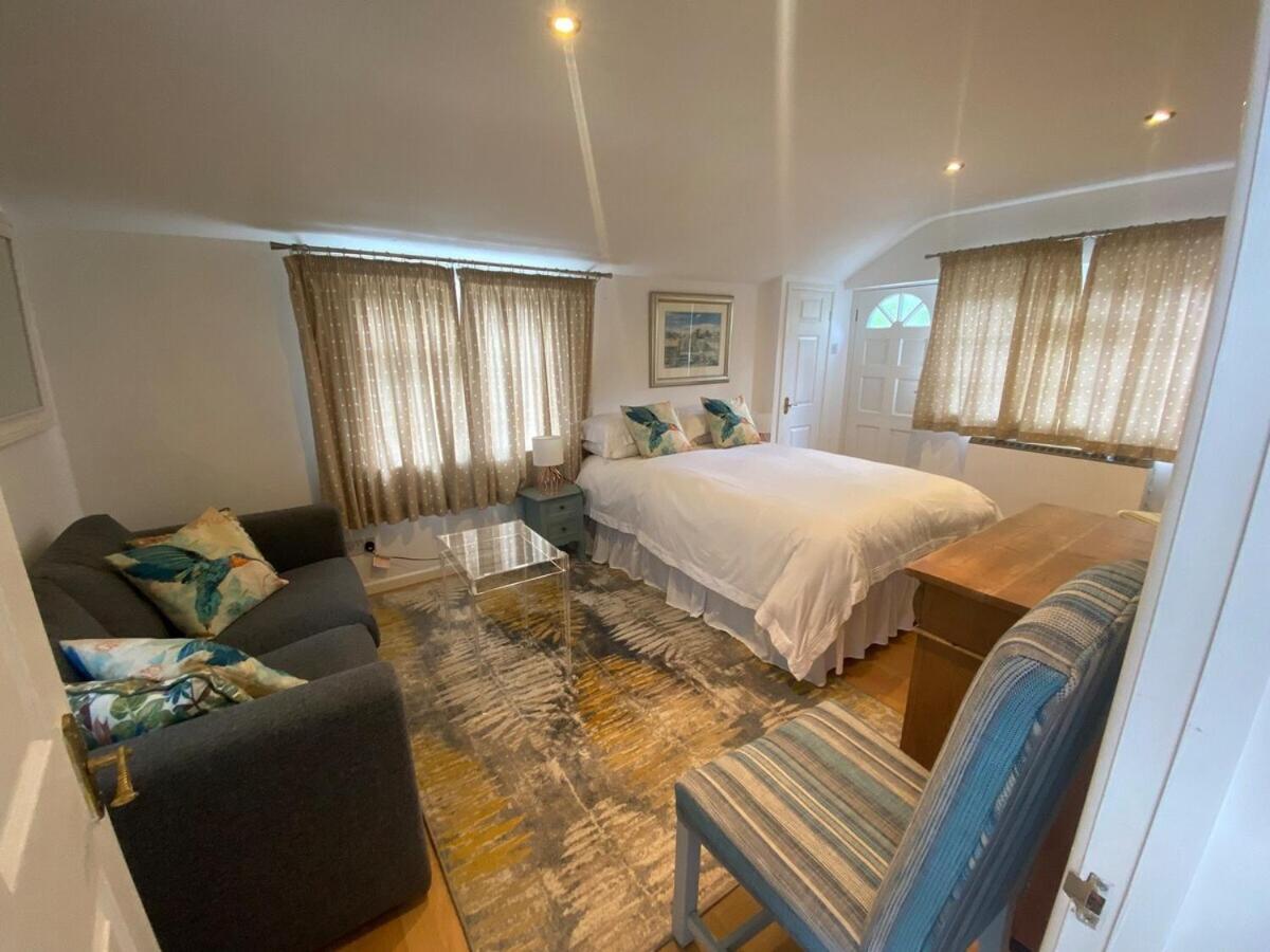 Private Entry Guesthouse Hideaway Hordle ภายนอก รูปภาพ