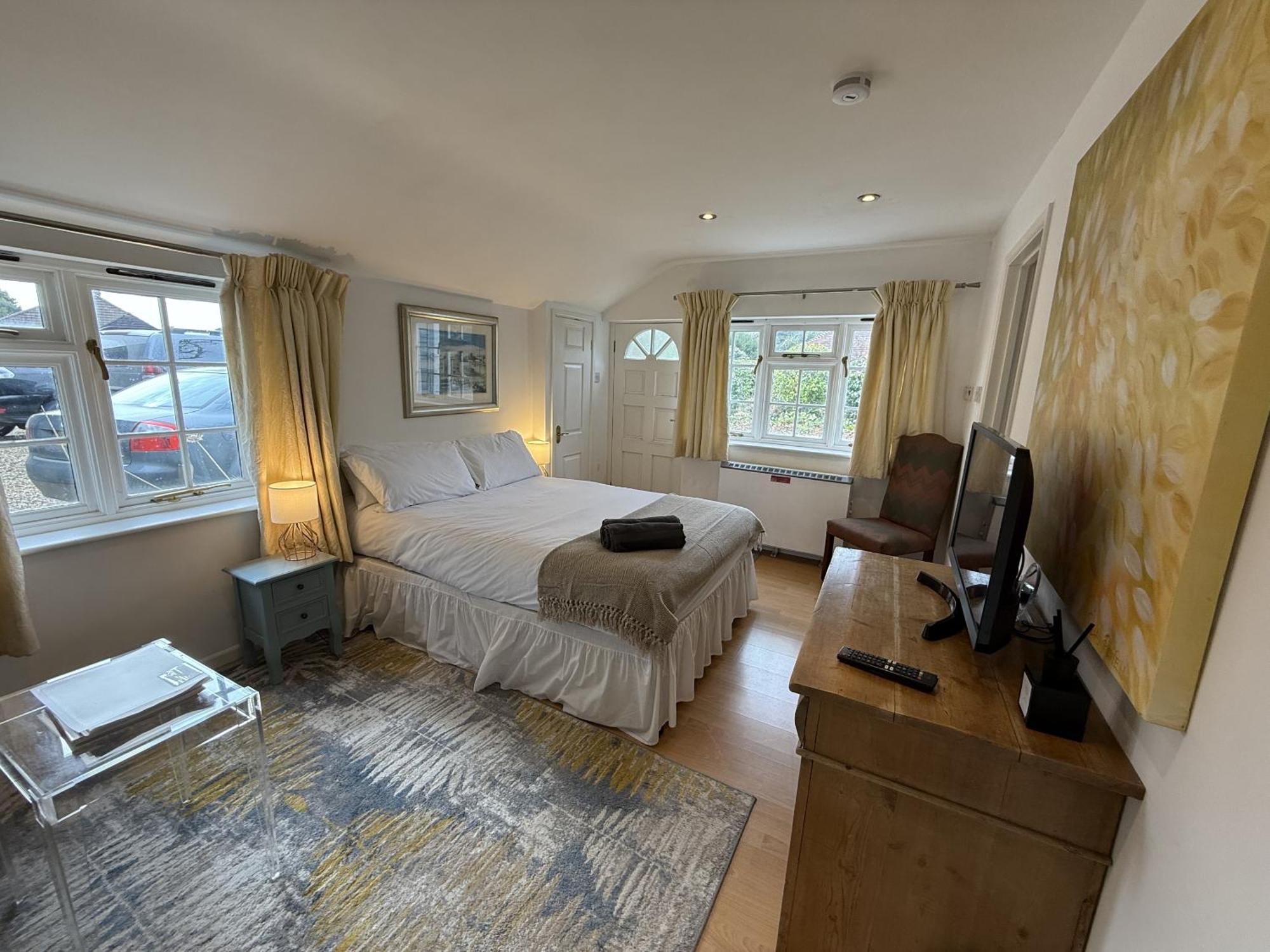 Private Entry Guesthouse Hideaway Hordle ภายนอก รูปภาพ
