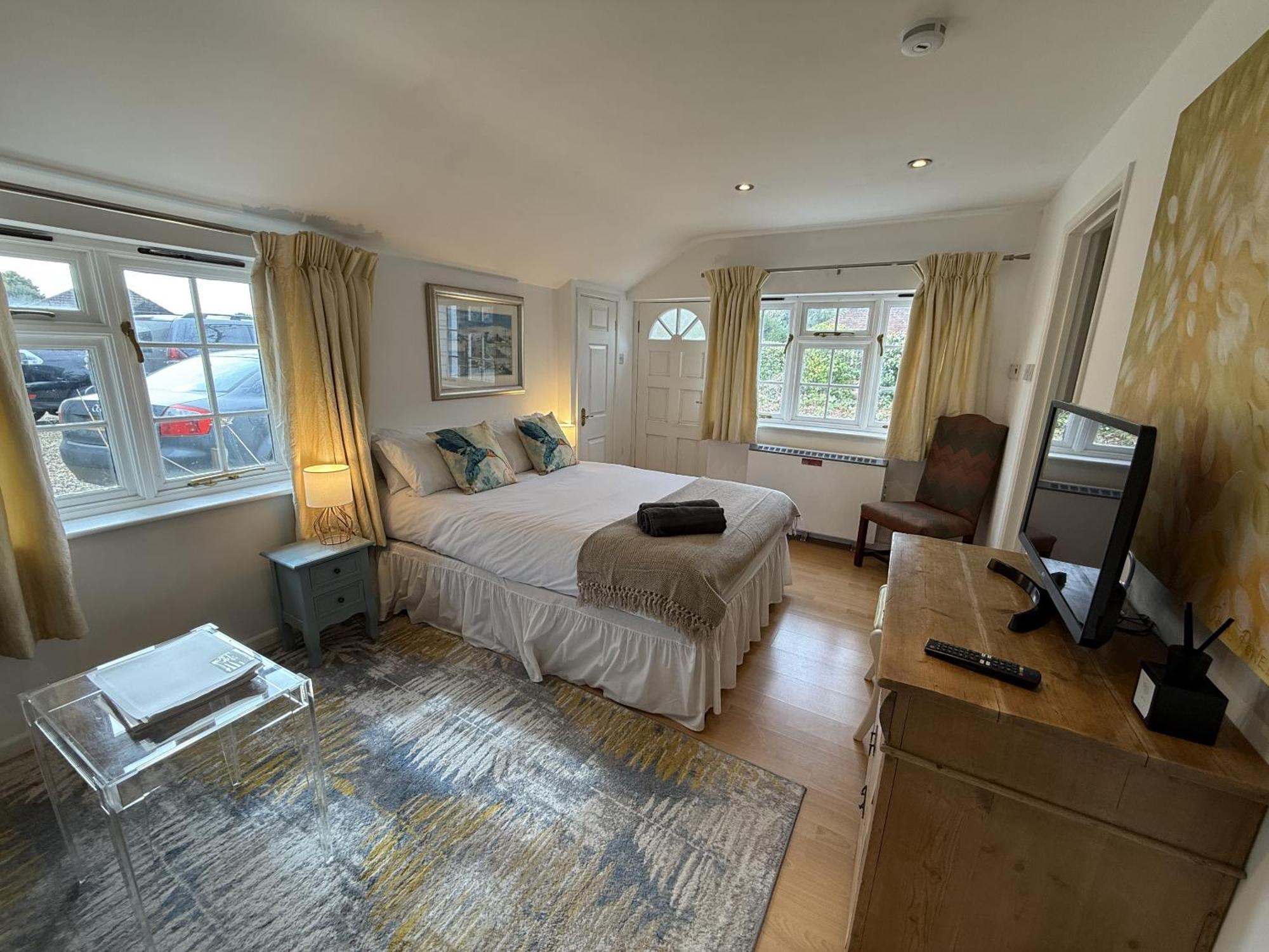 Private Entry Guesthouse Hideaway Hordle ภายนอก รูปภาพ