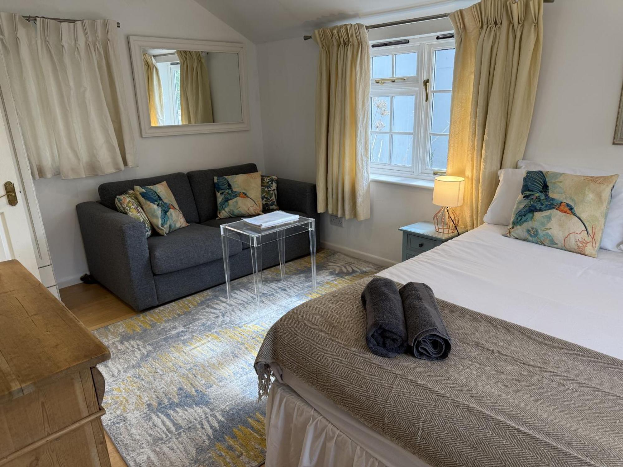 Private Entry Guesthouse Hideaway Hordle ภายนอก รูปภาพ