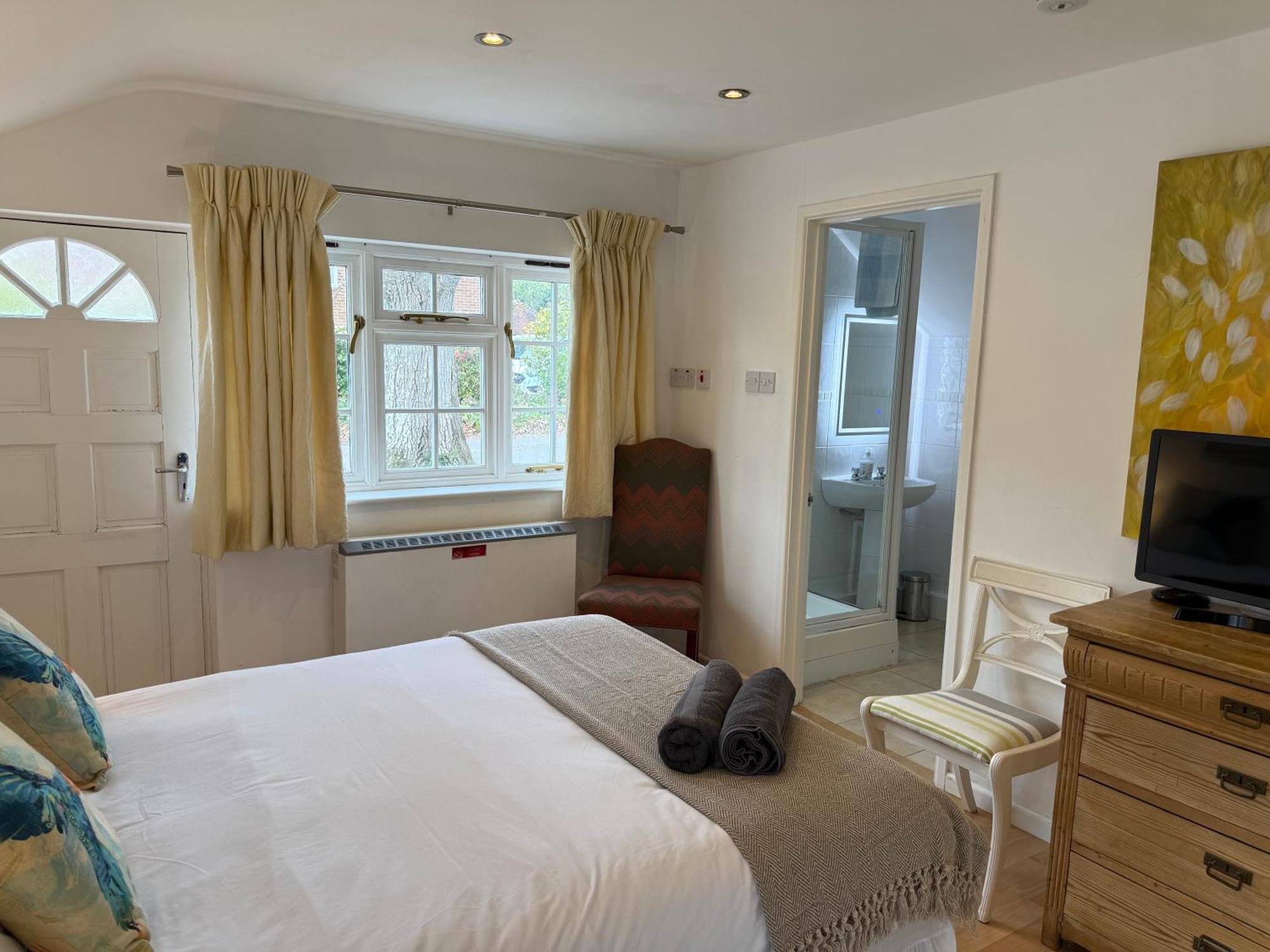Private Entry Guesthouse Hideaway Hordle ภายนอก รูปภาพ